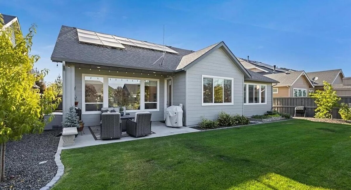 Images Abmont Realty Group