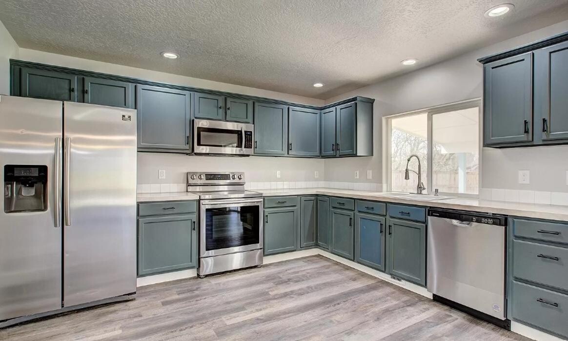 Images Abmont Realty Group
