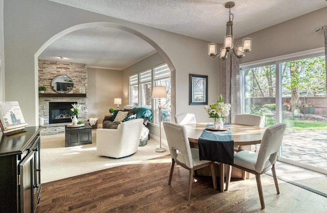 Images Abmont Realty Group