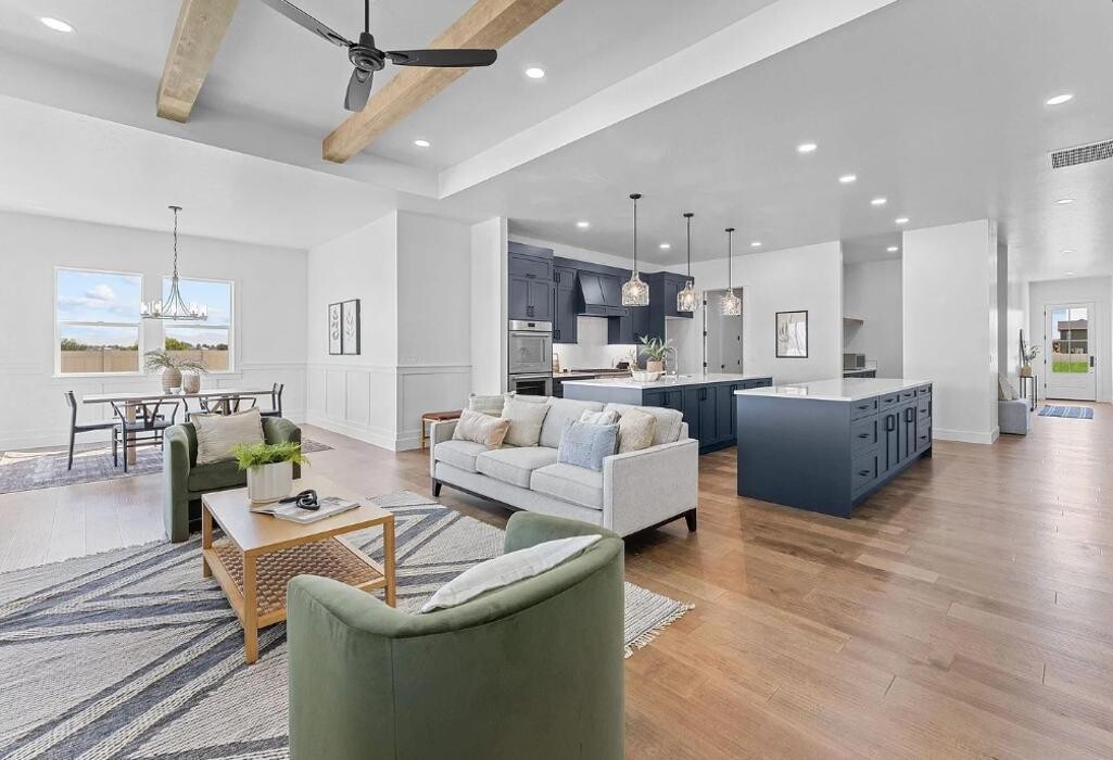 Images Abmont Realty Group