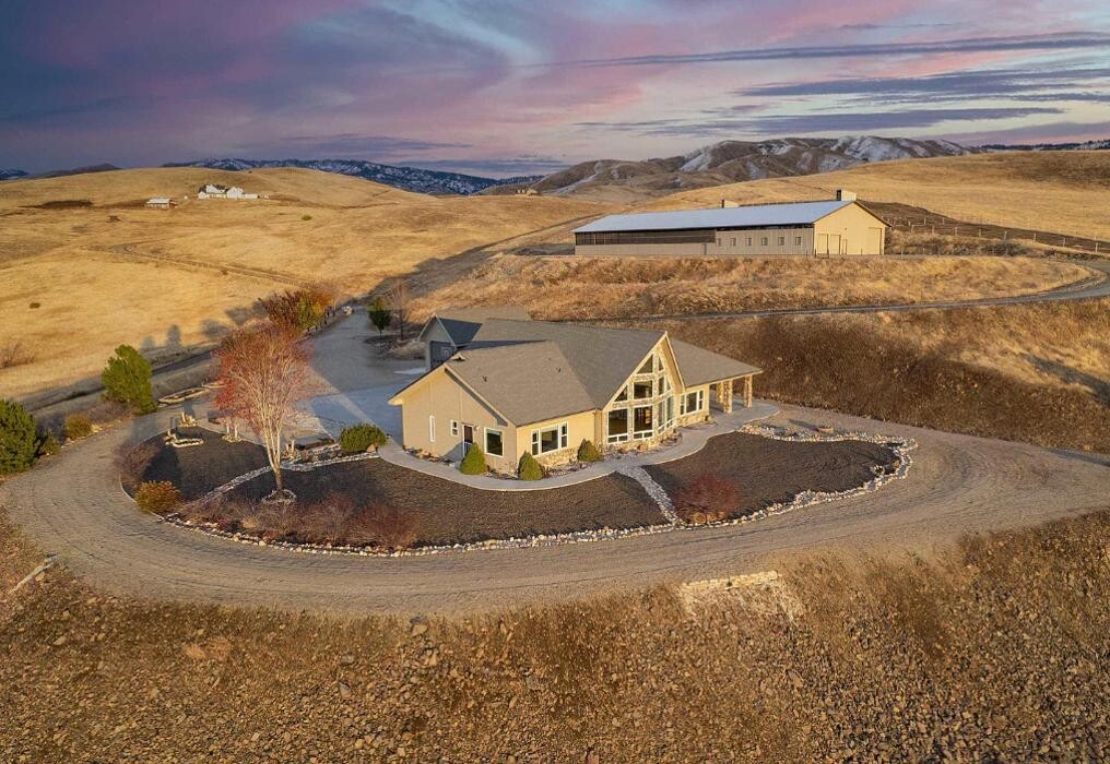 Images Abmont Realty Group