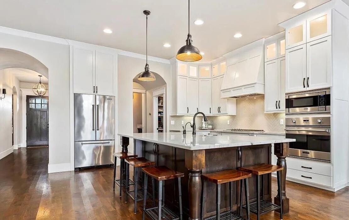 Images Abmont Realty Group
