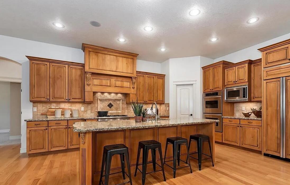 Images Abmont Realty Group