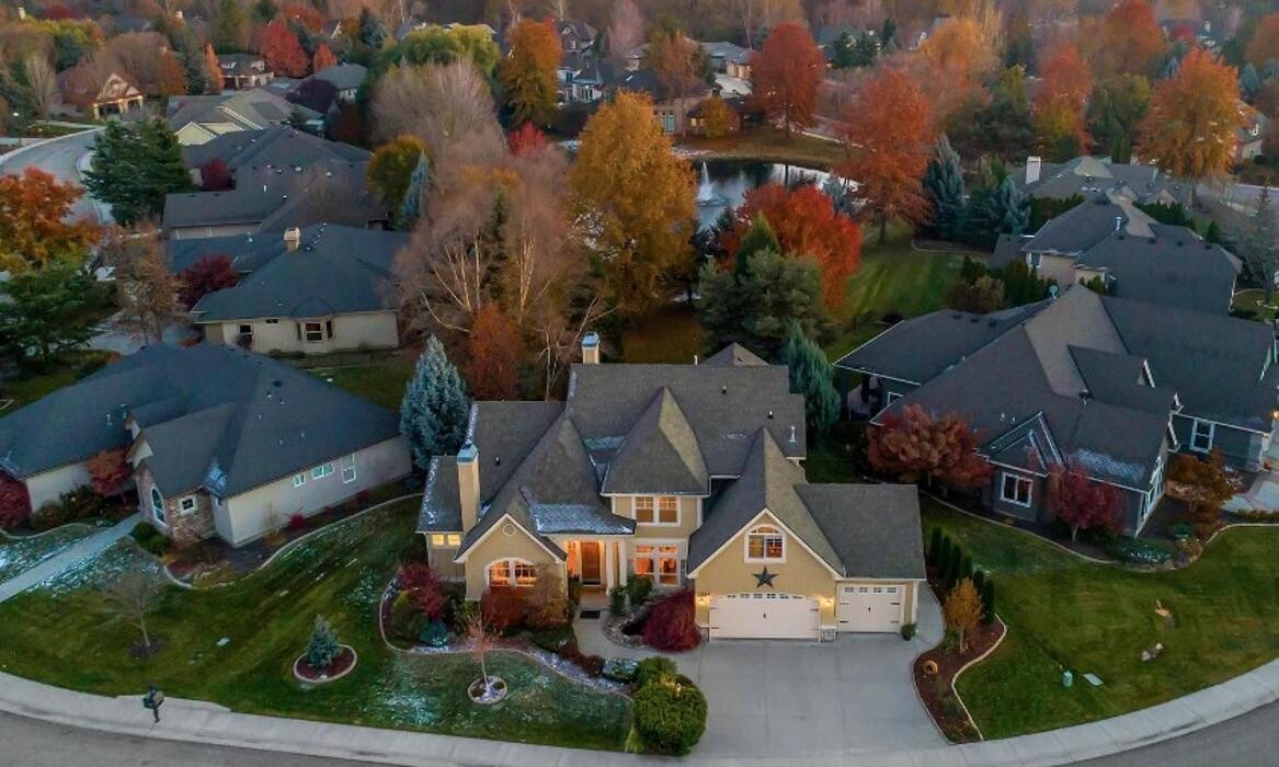 Images Abmont Realty Group