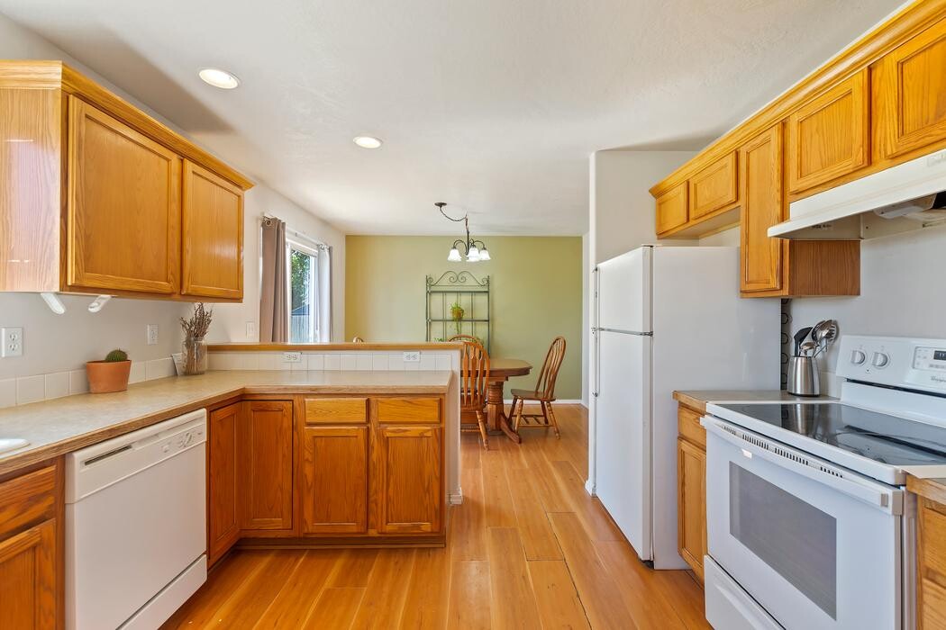 Images Abmont Realty Group