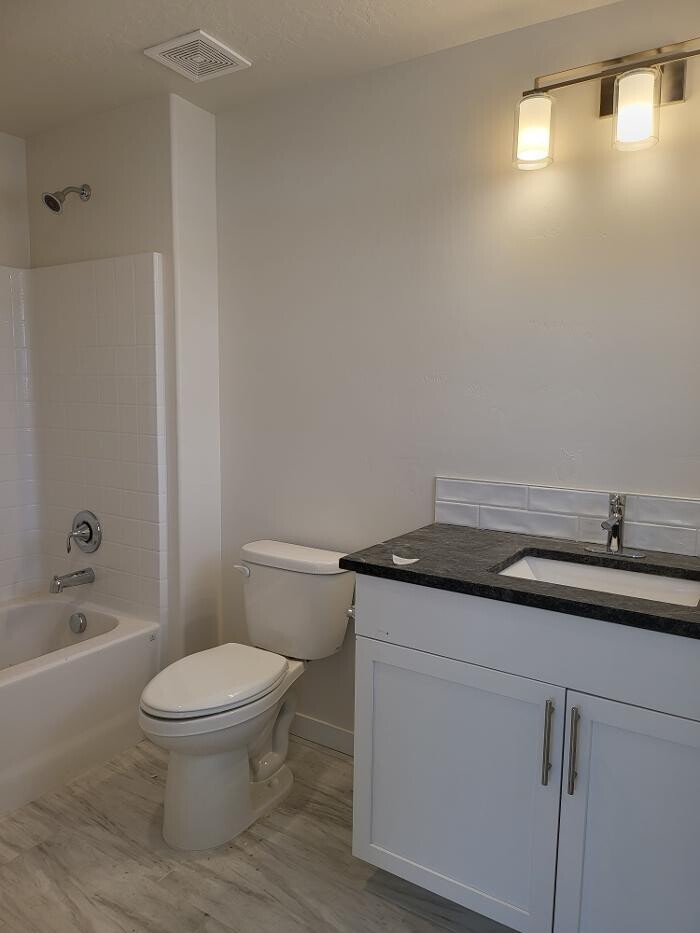 Images Abmont Realty Group