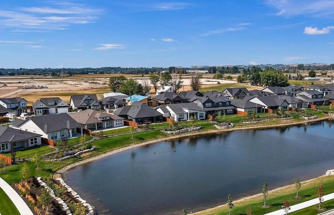 Images Abmont Realty Group