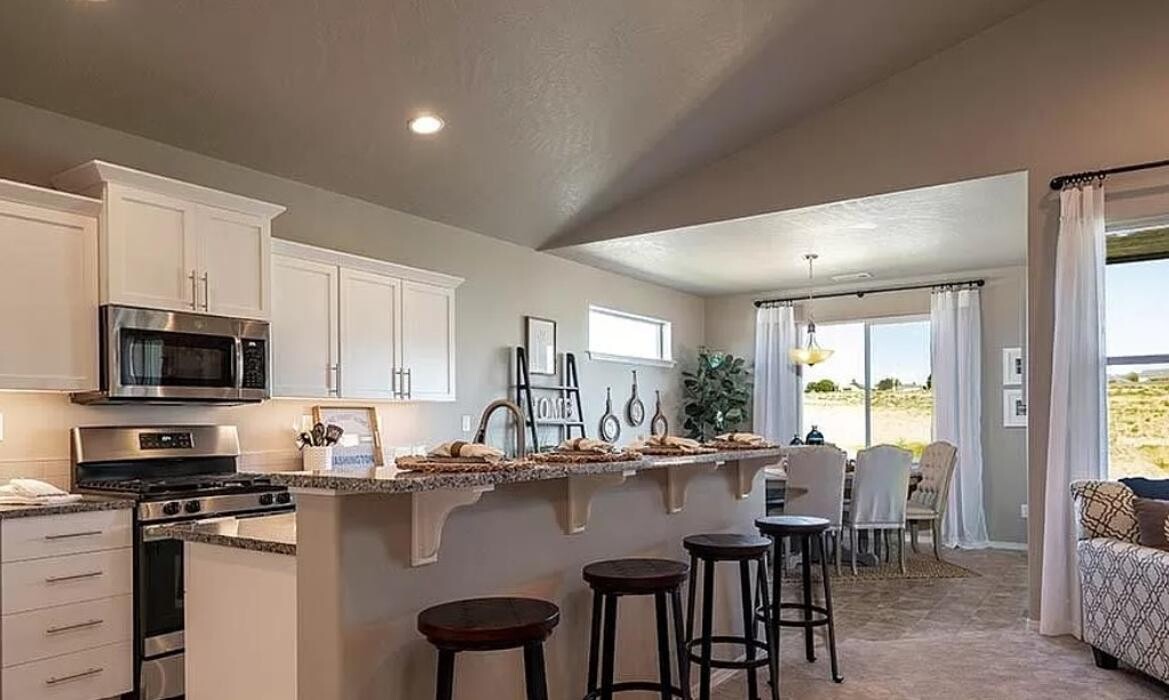 Images Abmont Realty Group