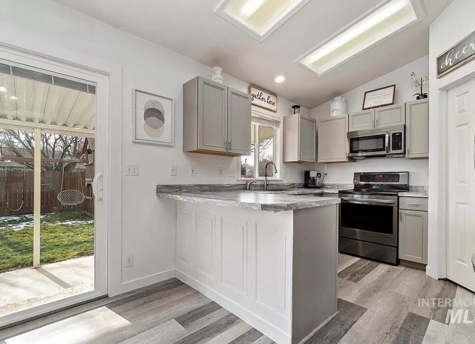 Images Abmont Realty Group