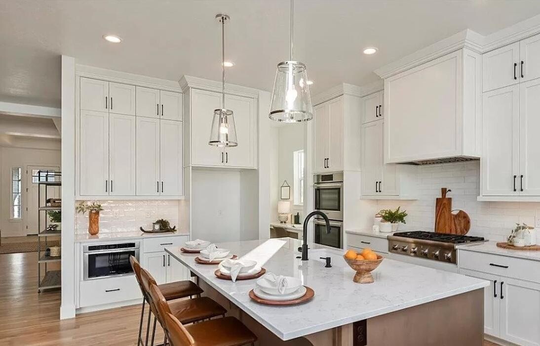Images Abmont Realty Group
