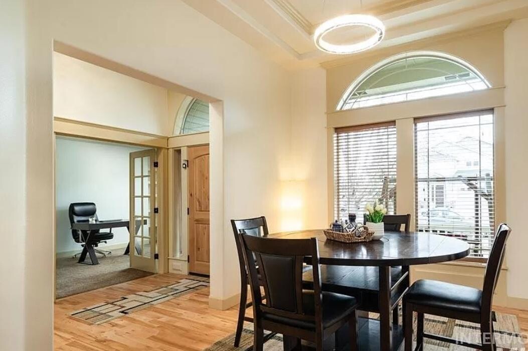 Images Abmont Realty Group