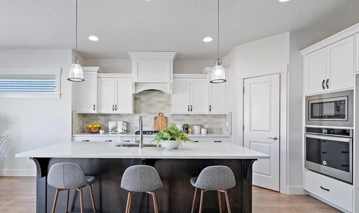 Images Abmont Realty Group
