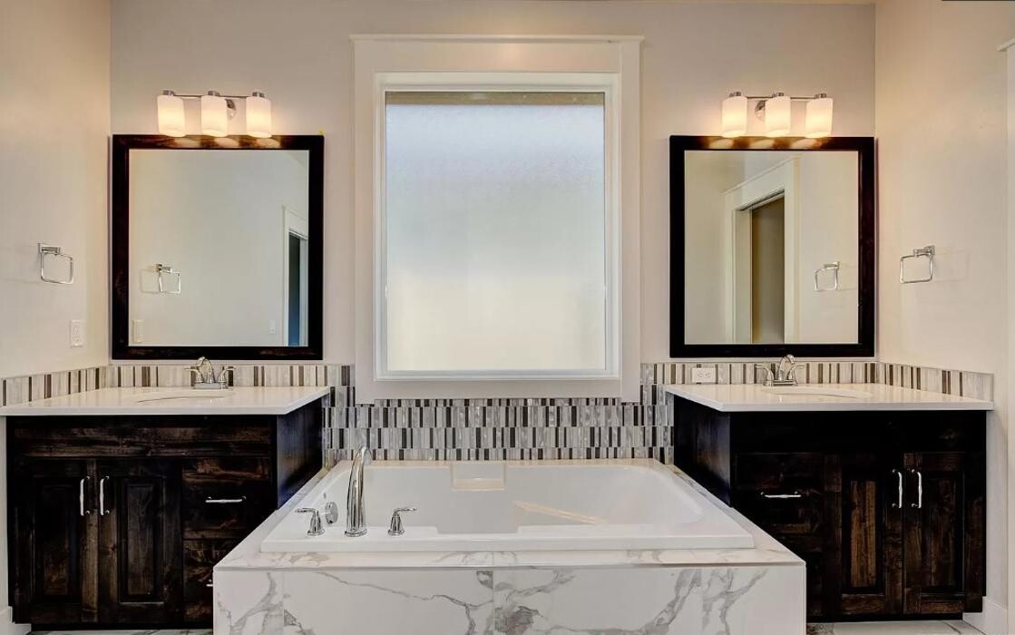 Images Abmont Realty Group