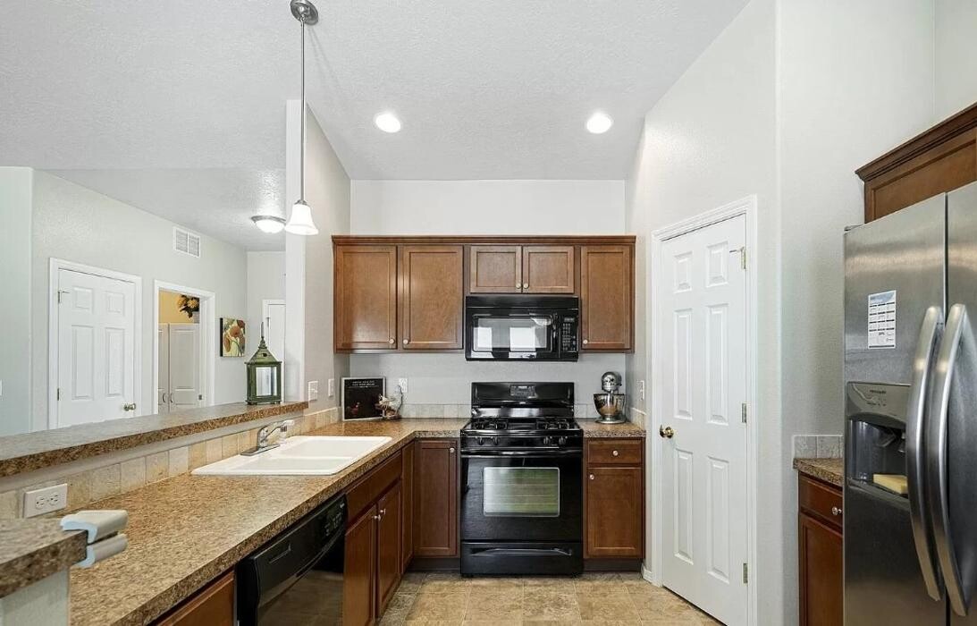 Images Abmont Realty Group