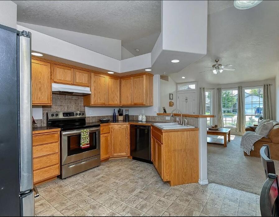 Images Abmont Realty Group