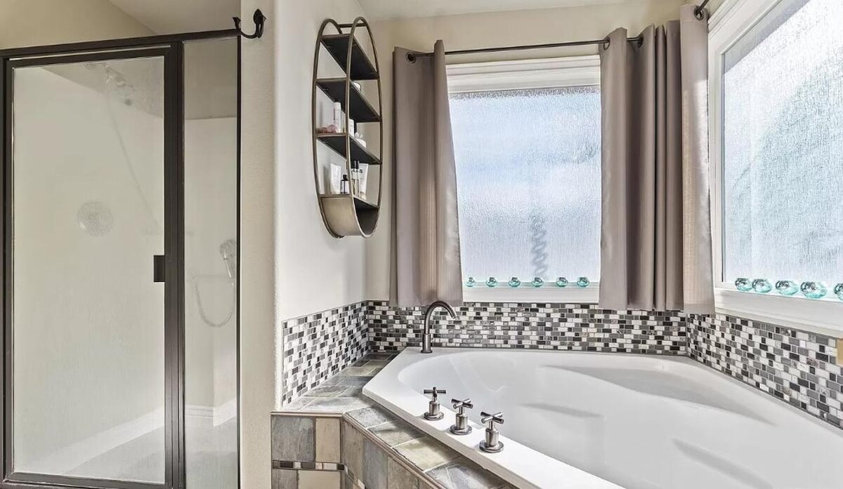Images Abmont Realty Group