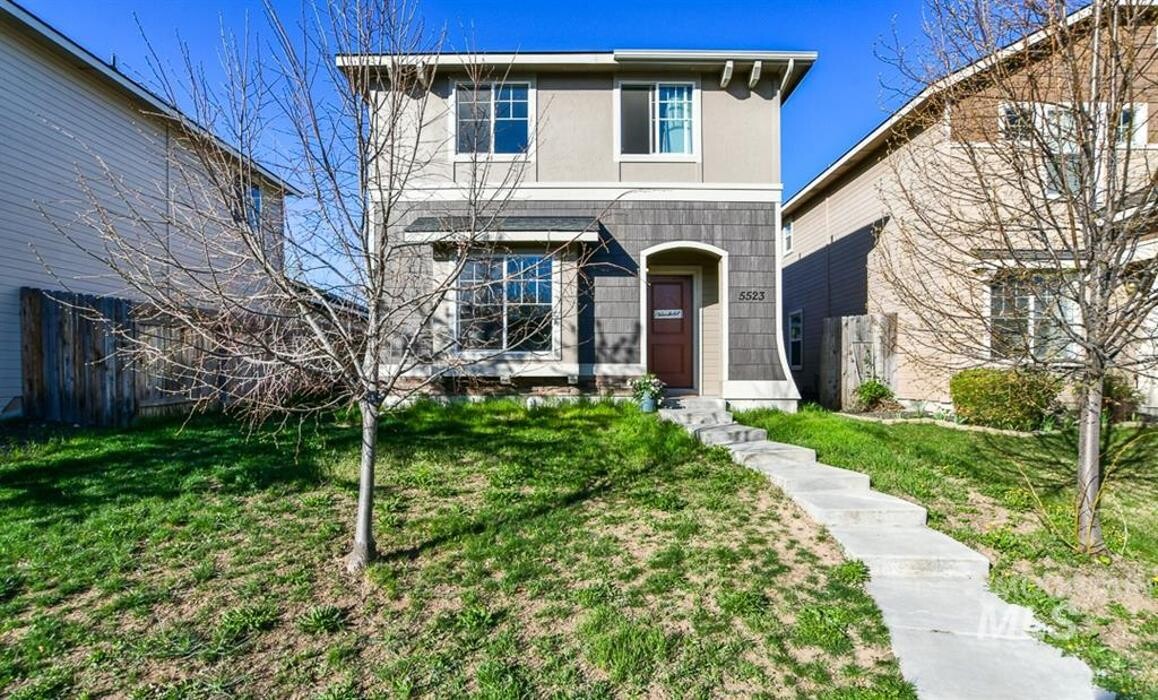 Images Abmont Realty Group