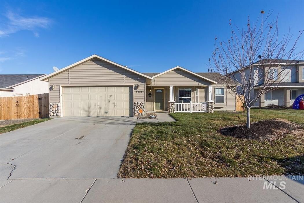 Images Abmont Realty Group