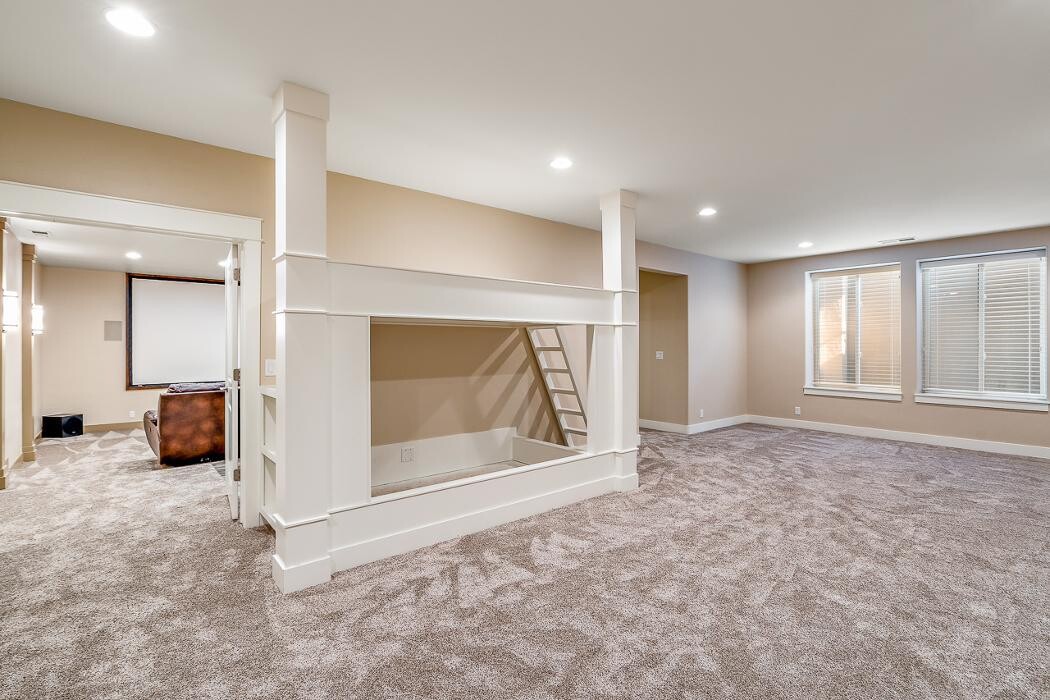 Images Abmont Realty Group