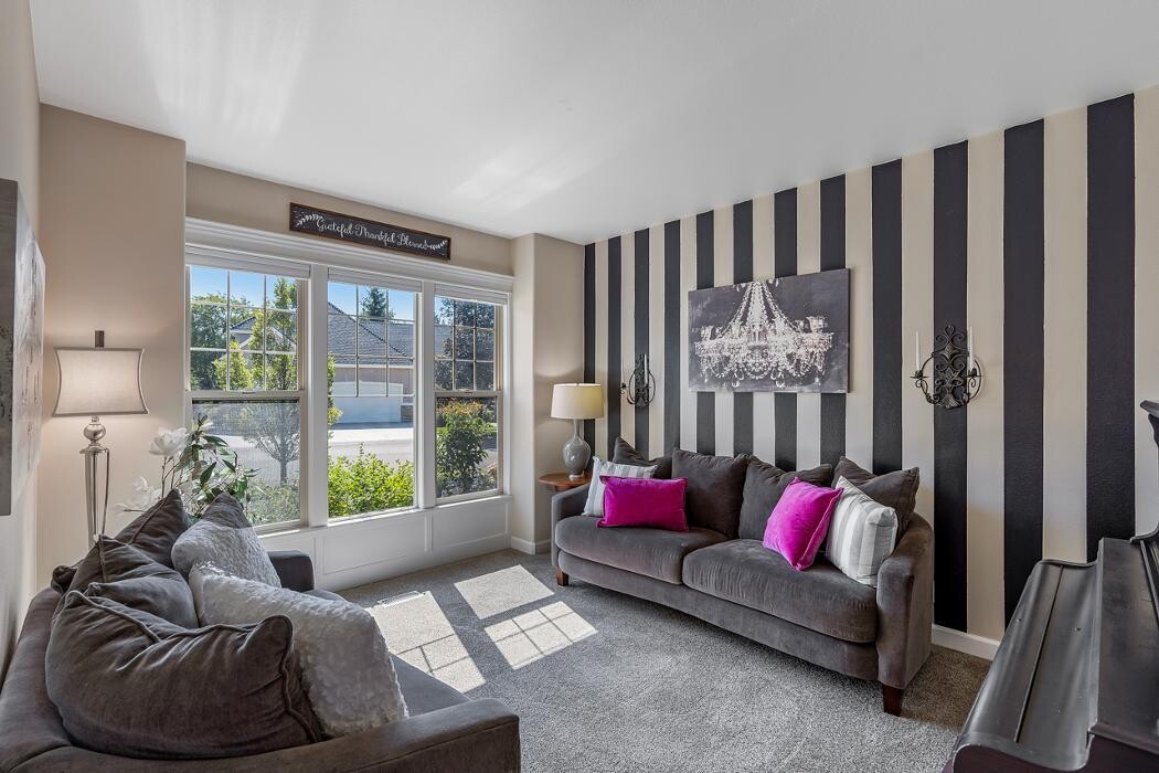 Images Abmont Realty Group