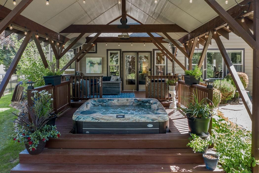 Images Abmont Realty Group