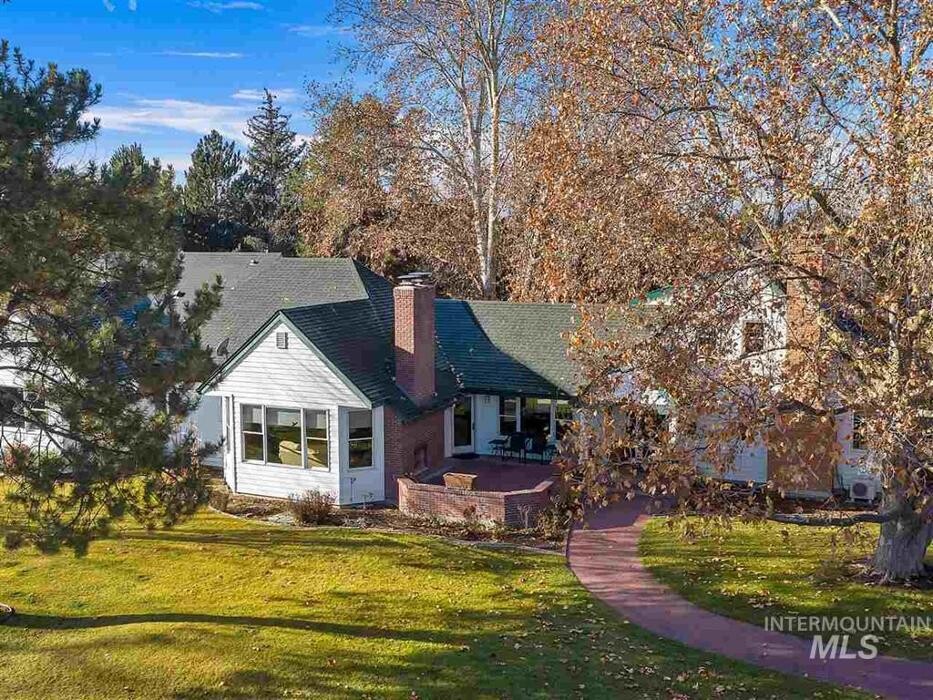 Images Abmont Realty Group