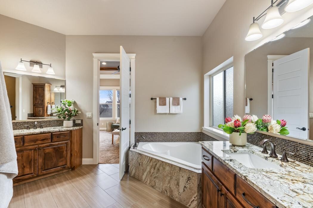 Images Abmont Realty Group