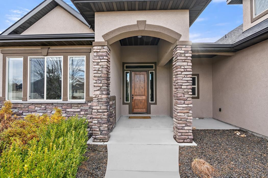 Images Abmont Realty Group
