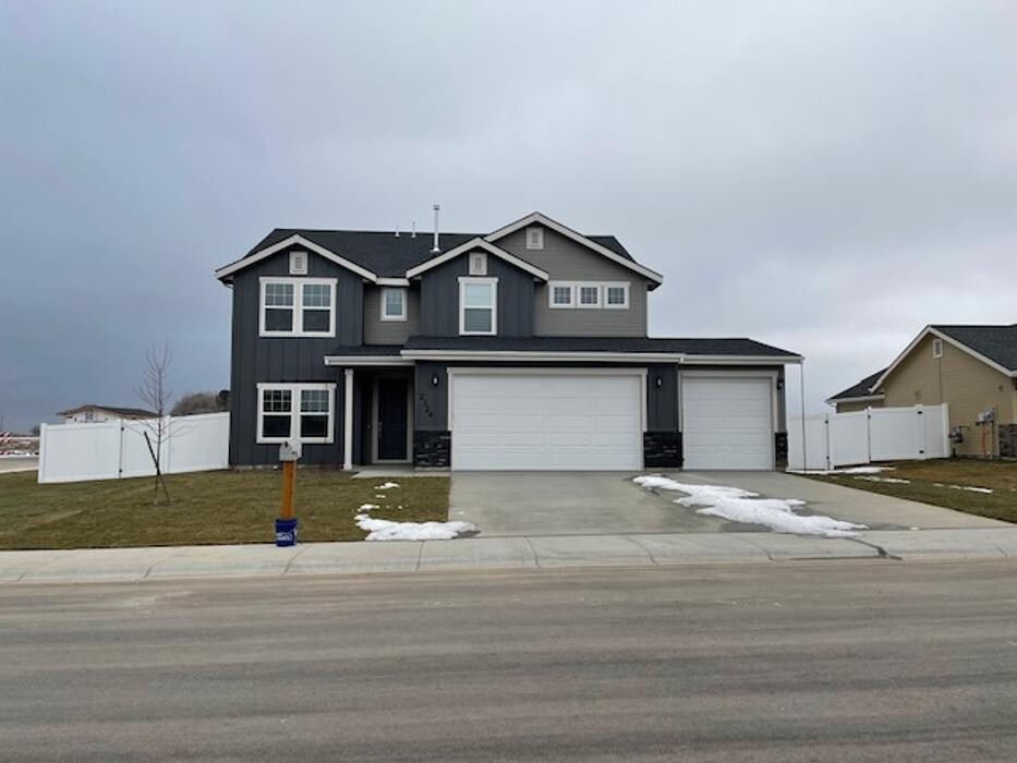 Images Abmont Realty Group
