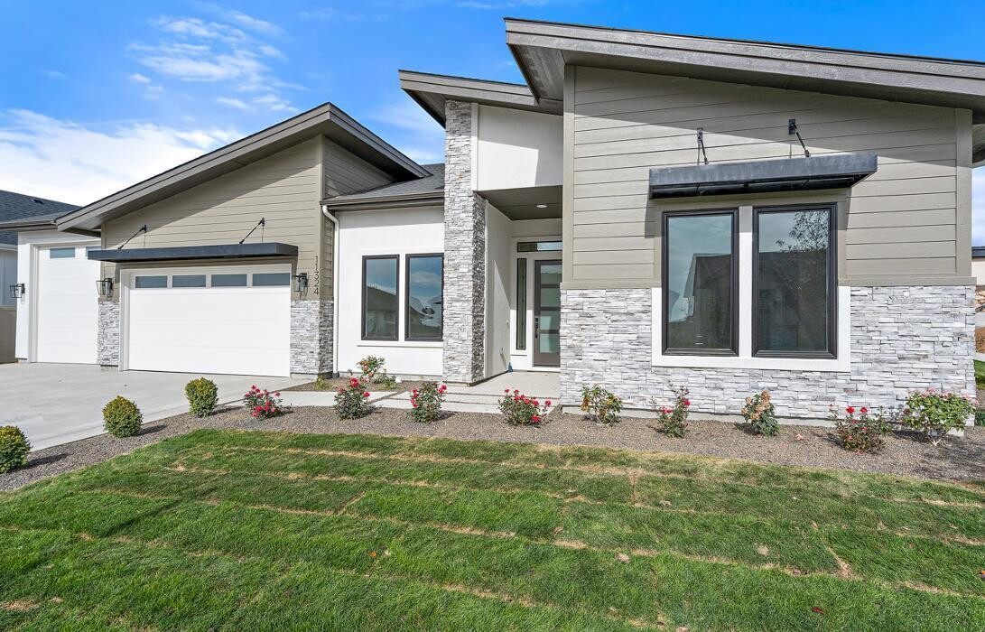 Images Abmont Realty Group