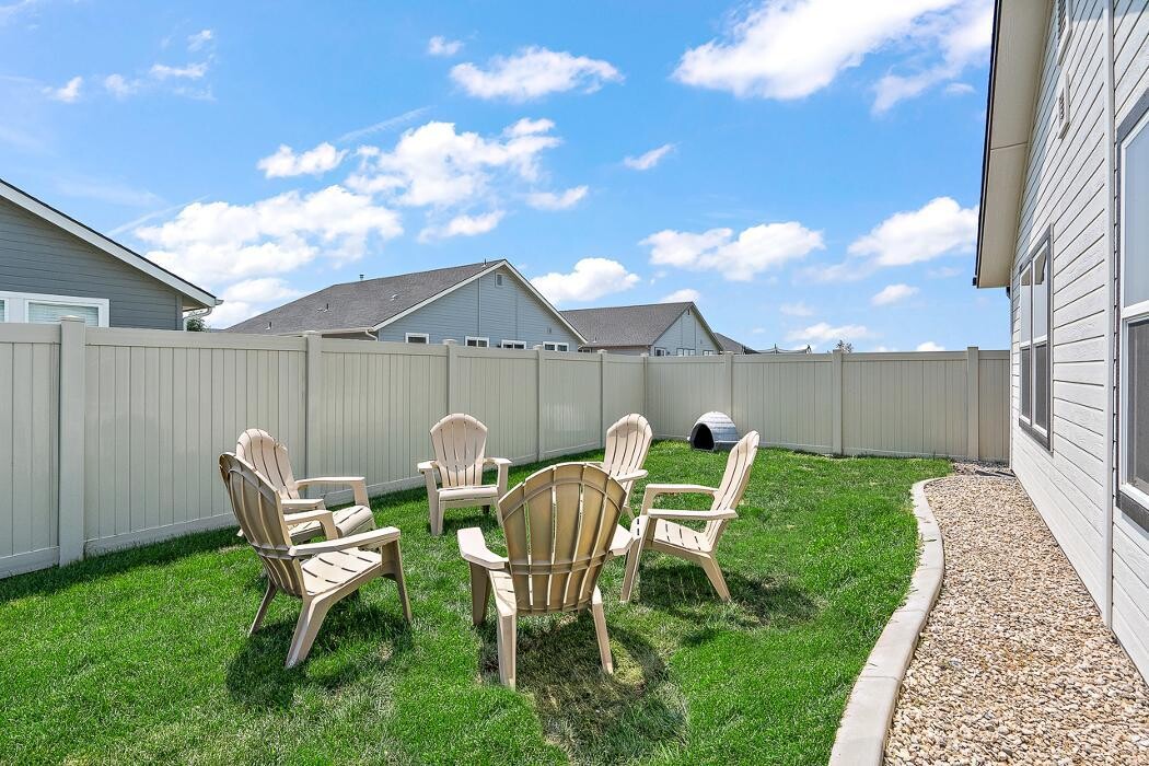 Images Abmont Realty Group