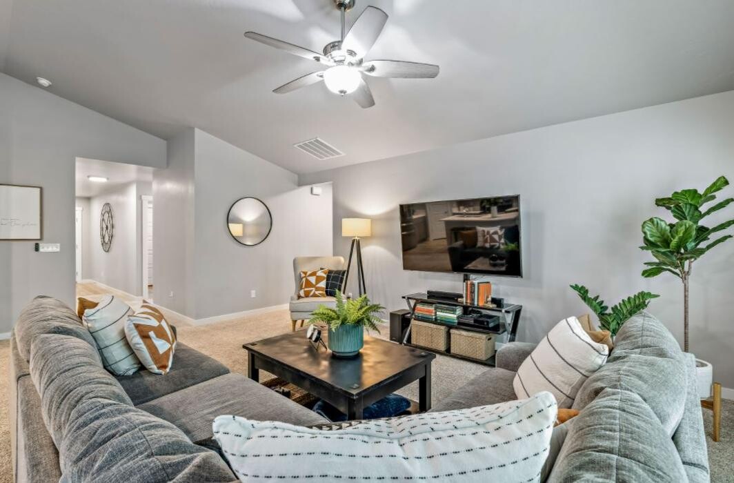 Images Abmont Realty Group