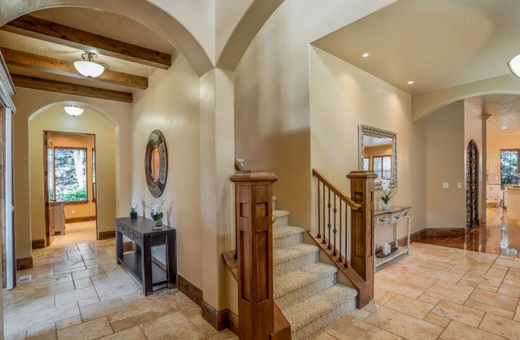 Images Abmont Realty Group