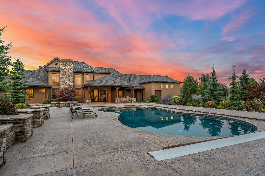 Images Abmont Realty Group