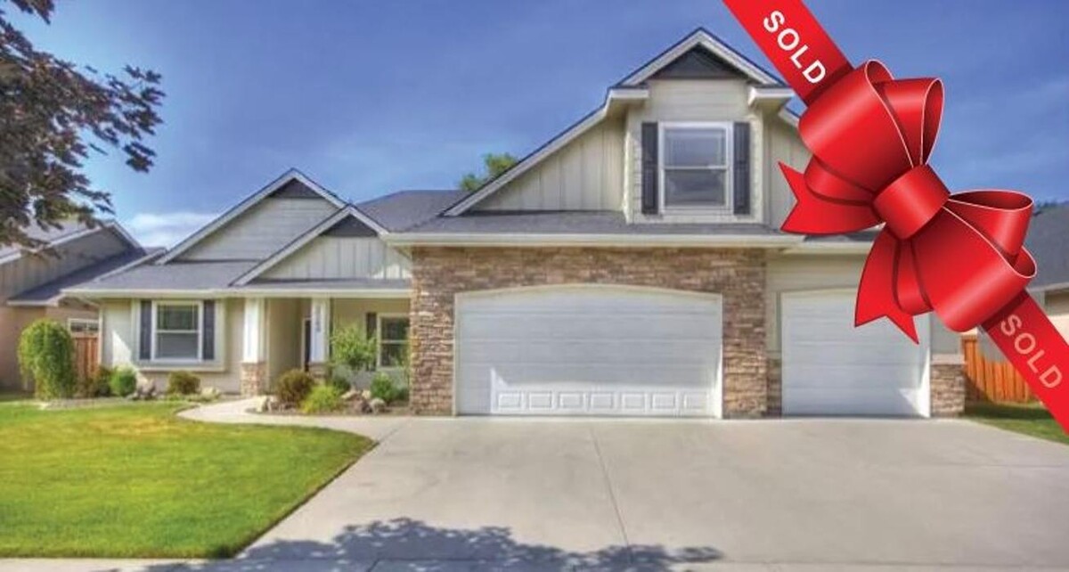 Images Abmont Realty Group