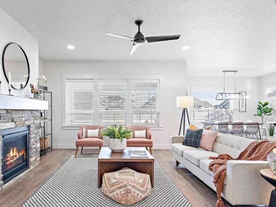 Images Abmont Realty Group