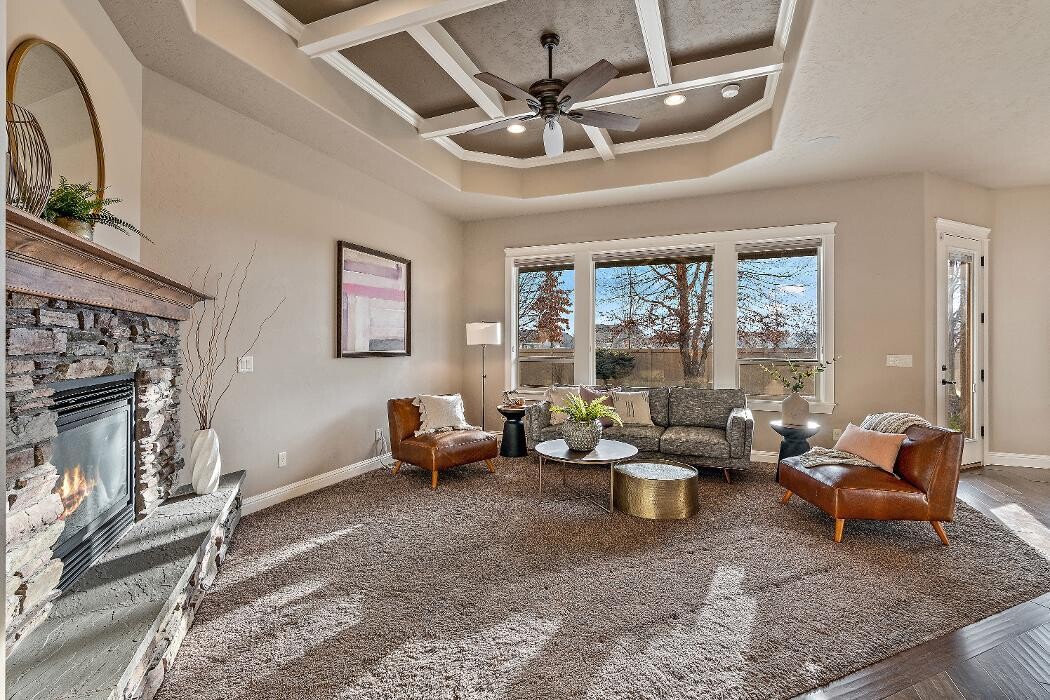 Images Abmont Realty Group