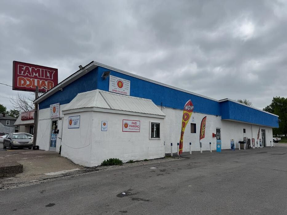 Images CoinFlip Bitcoin ATM - Four Brothers Food Mart (Louisville)