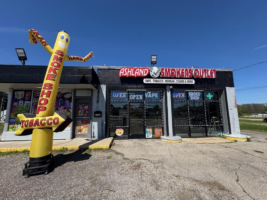 Images CoinFlip Bitcoin ATM - Ashland Smokers Outlet (Ashland)