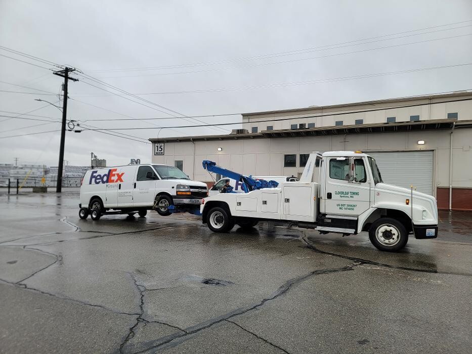 Images Cloverleaf Towing
