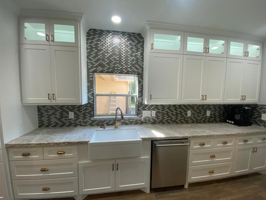Images Distinguished Designs - General Contractor, Kitchen, & Bathroom Remodeling