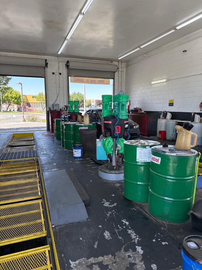 Images EZ Lube Oil Change