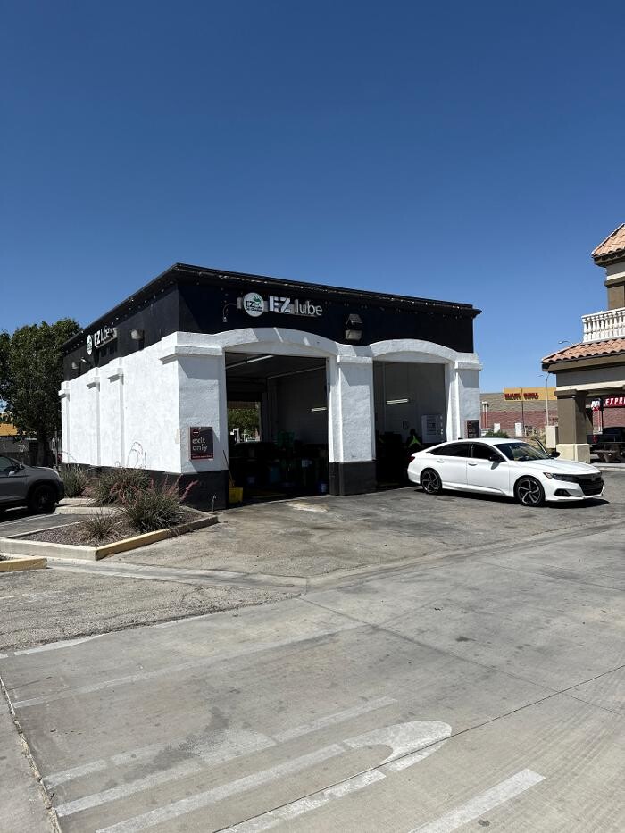 Images EZ Lube Oil Change