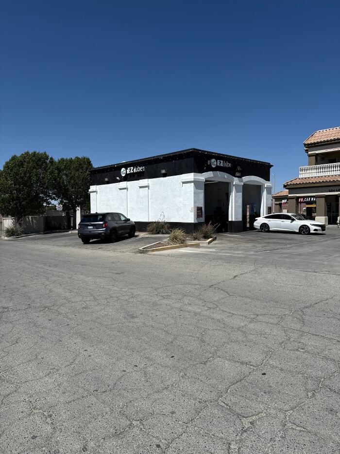 Images EZ Lube Oil Change