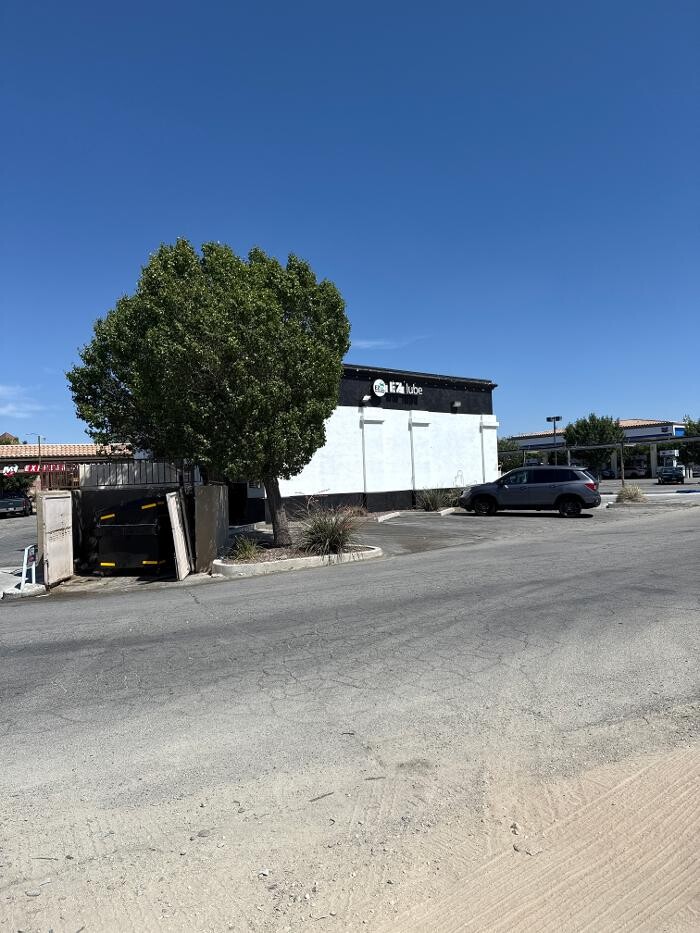 Images EZ Lube Oil Change