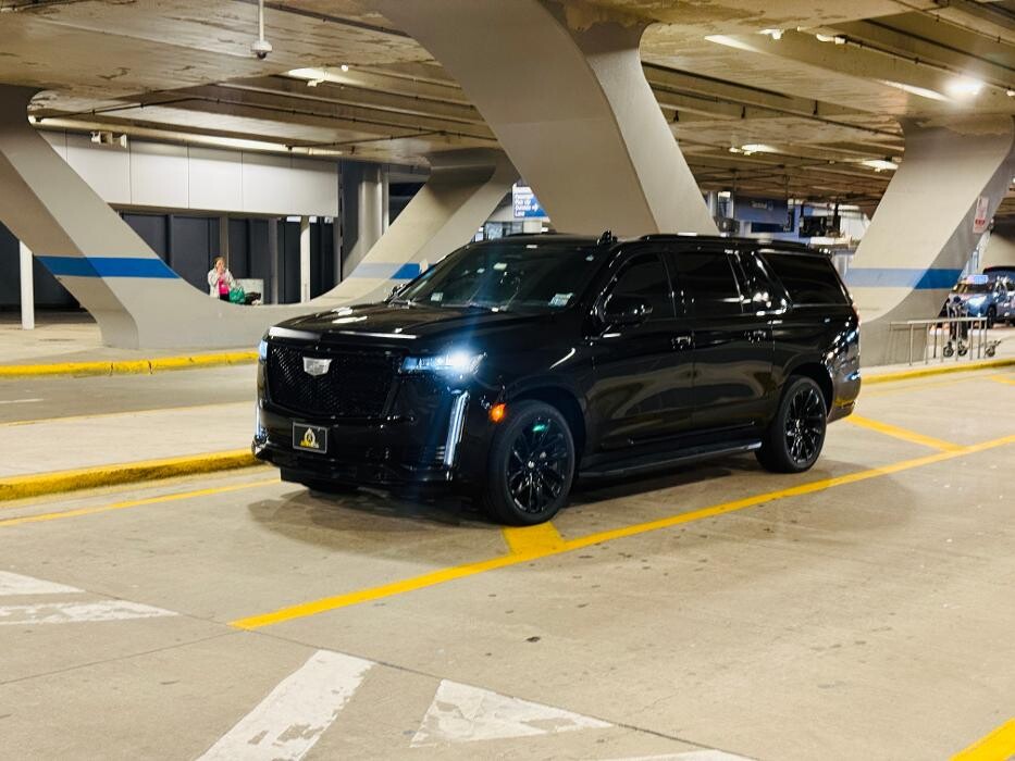 Images Royal Limo Services - Chicago Ohare Executive Limo Service -Chauffeur Services