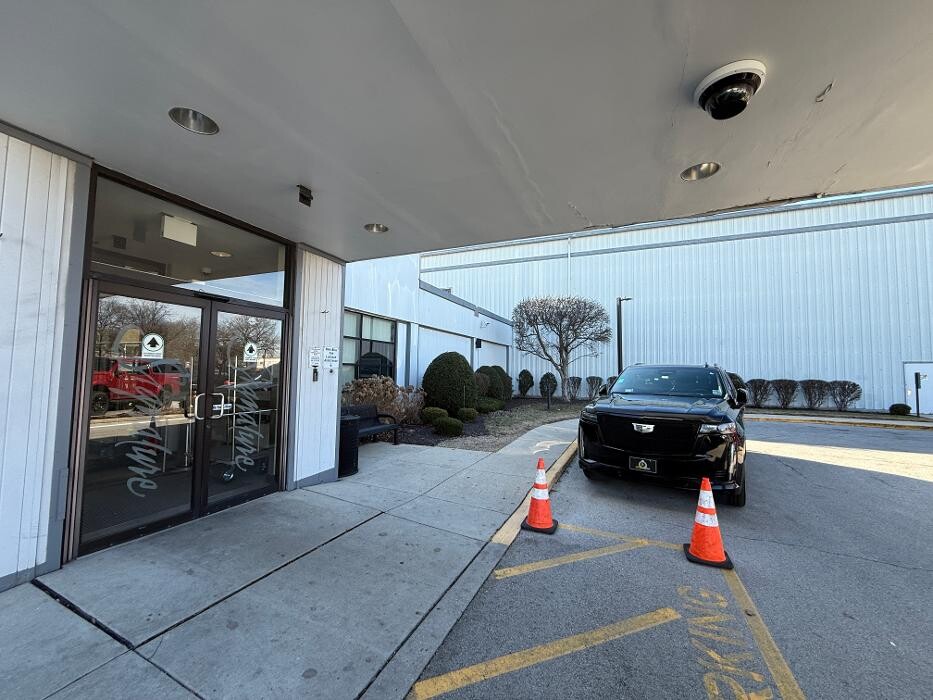 Images Royal Limo Services - Chicago Ohare Executive Limo Service -Chauffeur Services
