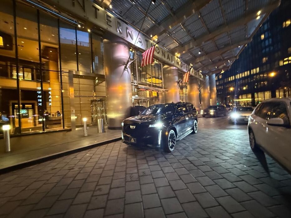 Images Royal Limo Services - Chicago Ohare Executive Limo Service -Chauffeur Services