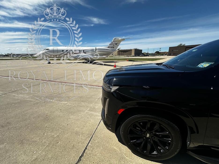 Images Royal Limo Services - Chicago Ohare Executive Limo Service -Chauffeur Services