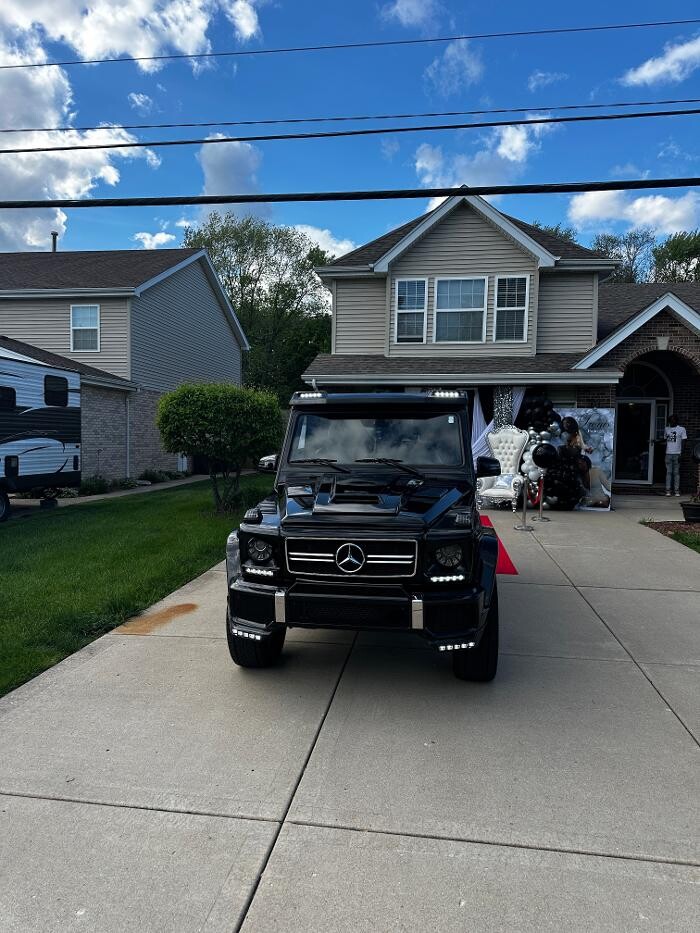 Images Royal Limo Services - Chicago Ohare Executive Limo Service -Chauffeur Services